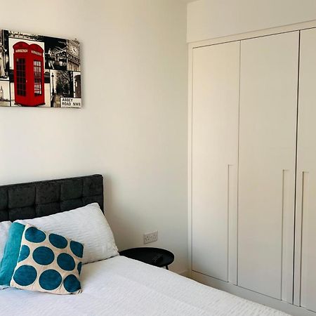 Lush Living - Double Room With Private Bathroom London Exterior photo